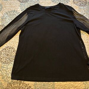 Harley Davidson Black long sleeeved T shirt with appliqué on sleeves.